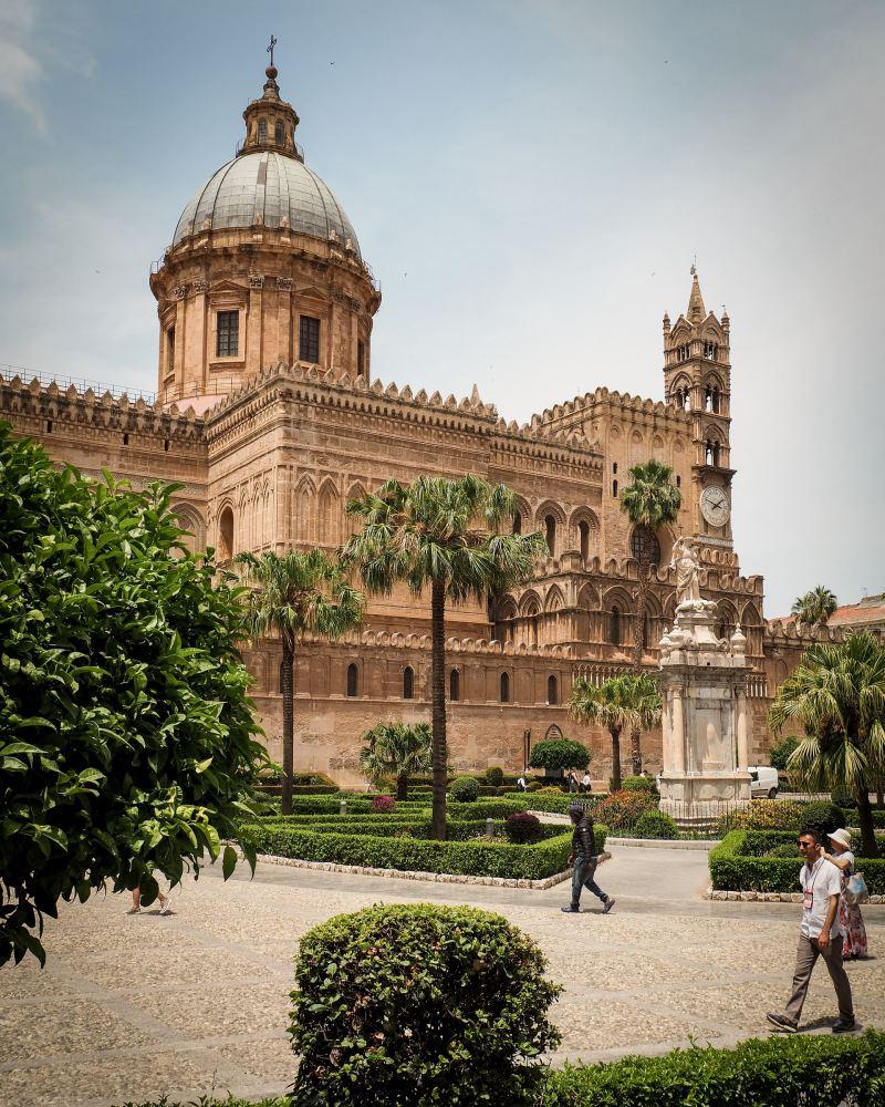 palermo cathedral is in the famous buildings in italy