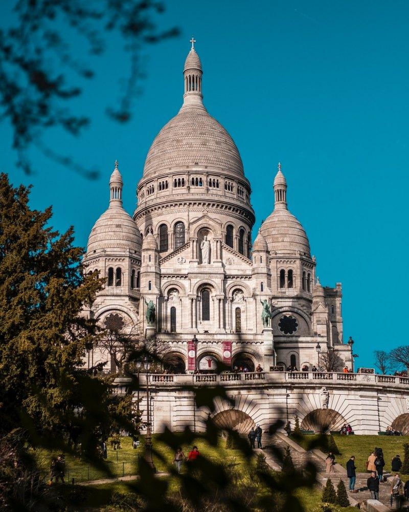 sacre coeur is among the popular landmarks in france