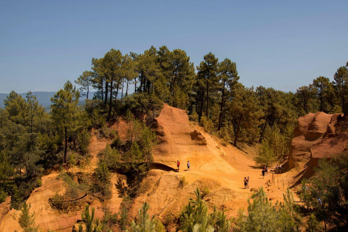 sentier des ocres is a famous landmarks france has to offer