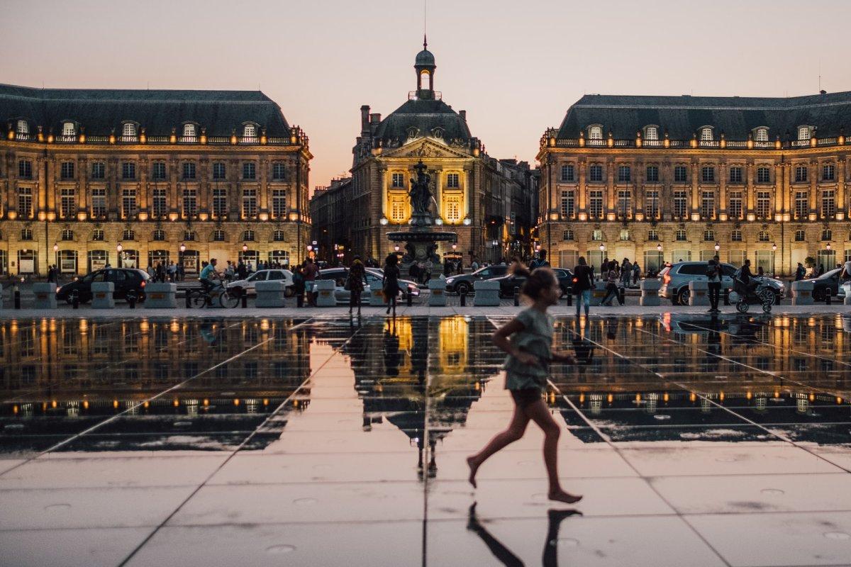 2 - bordeaux facts about place de la bourse