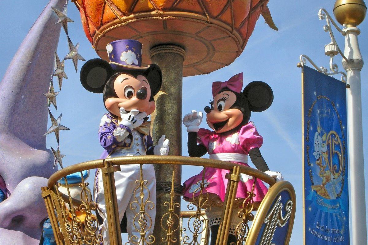 26 - disneyland paris facts for kids about mickey