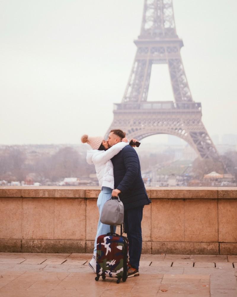 29 - fun facts about french people french kiss