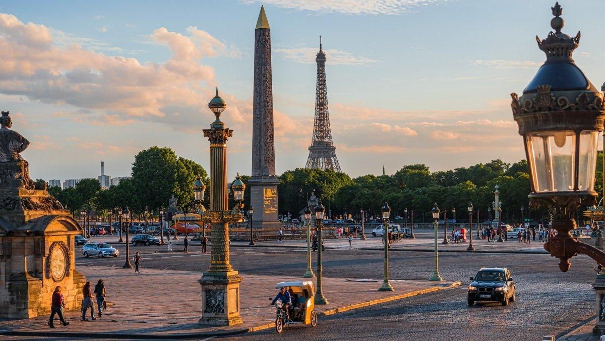 place de la concorde is one of the best monument of paris