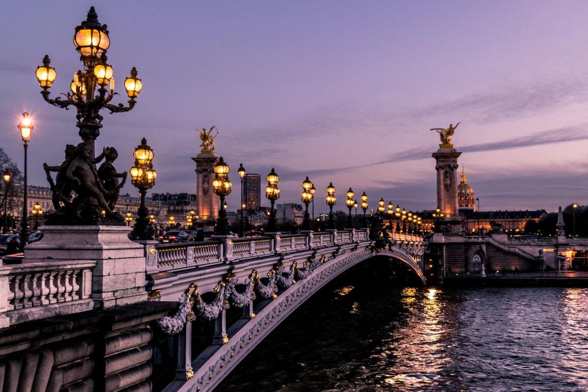 pont alexandre 3 is in the list of the most famous buildings in paris france