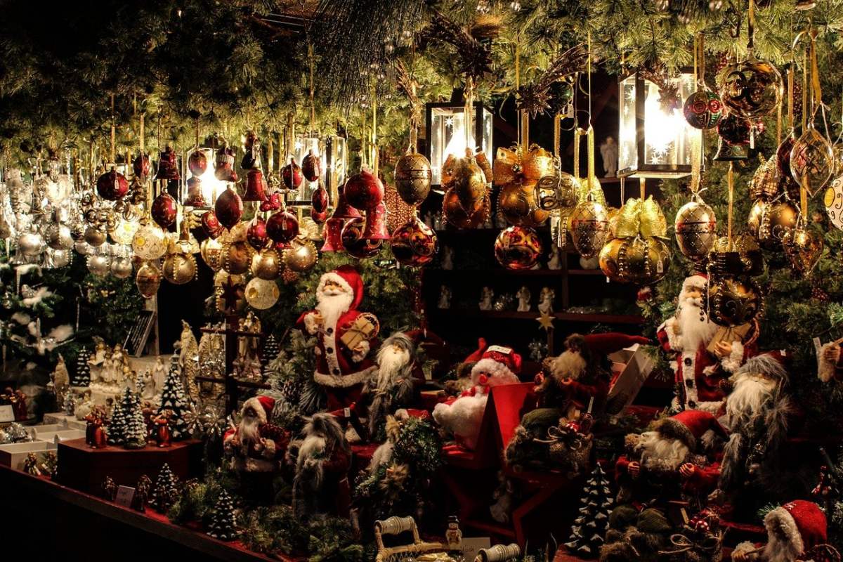 10 - christmas traditions of france about markets