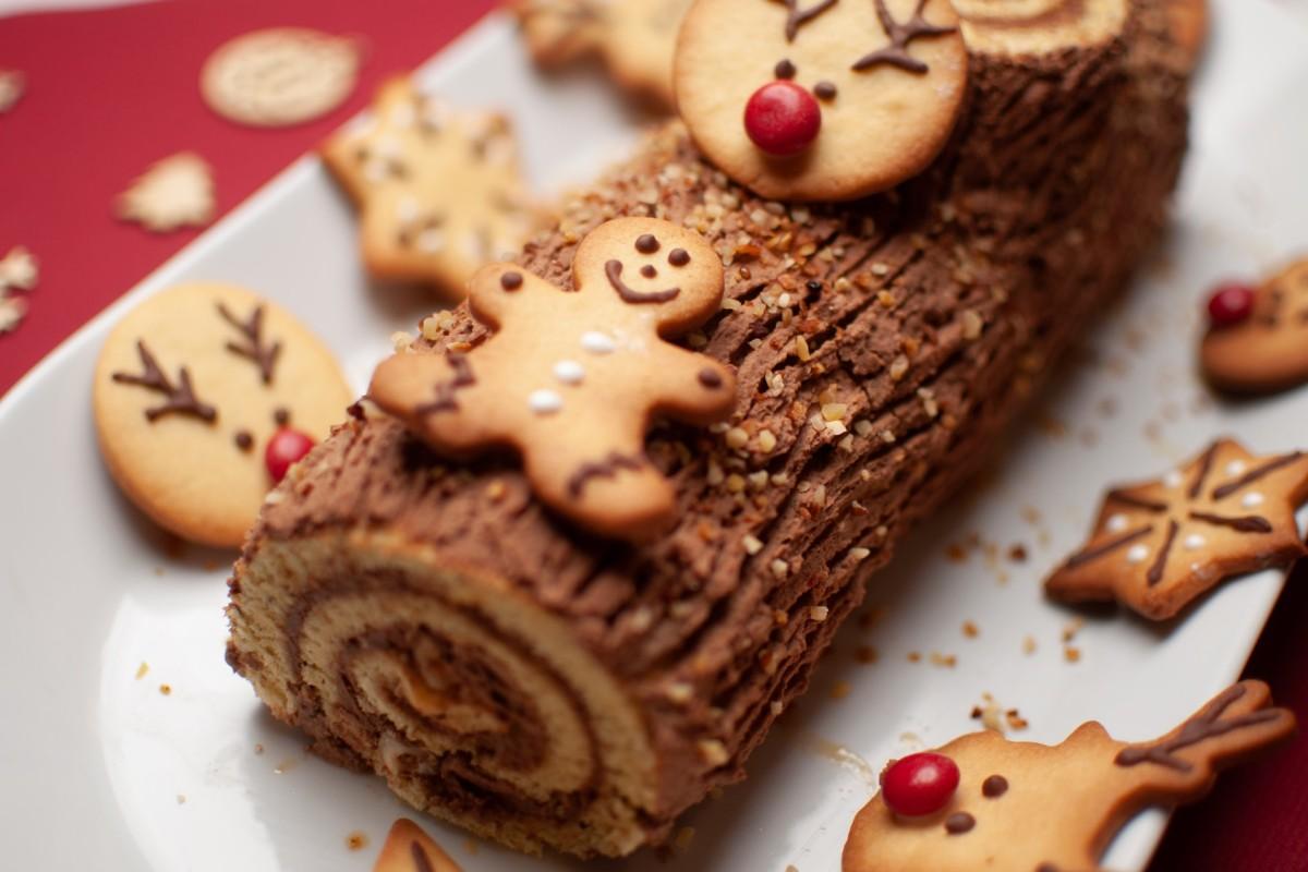 20 - french traditions christmas log