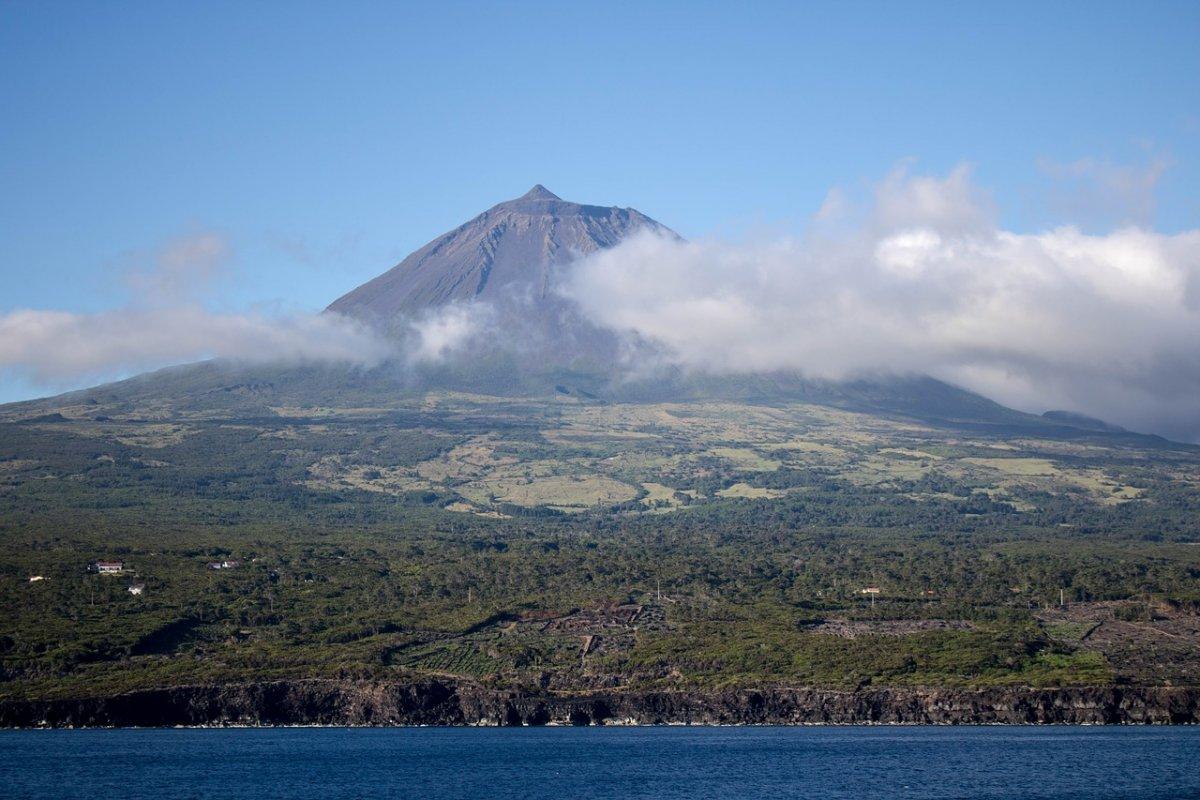 mount pico in azores