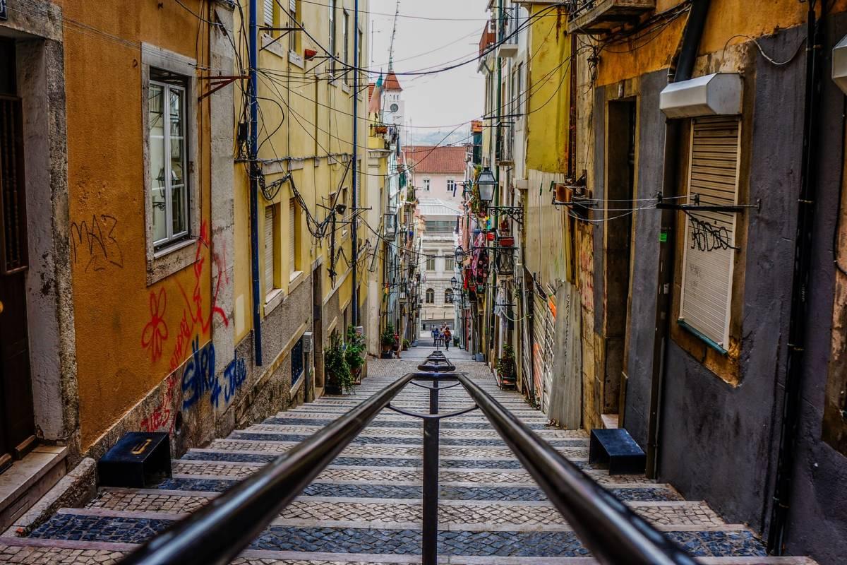 49 - weird facts about portugal streets