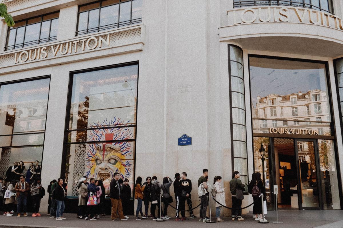 5 - facts about french fashion and shops
