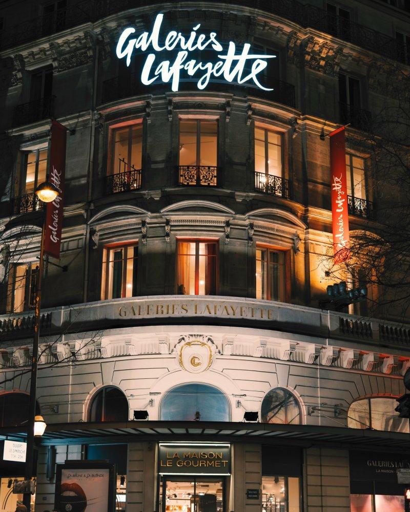 7 bis - galleries lafayette facade