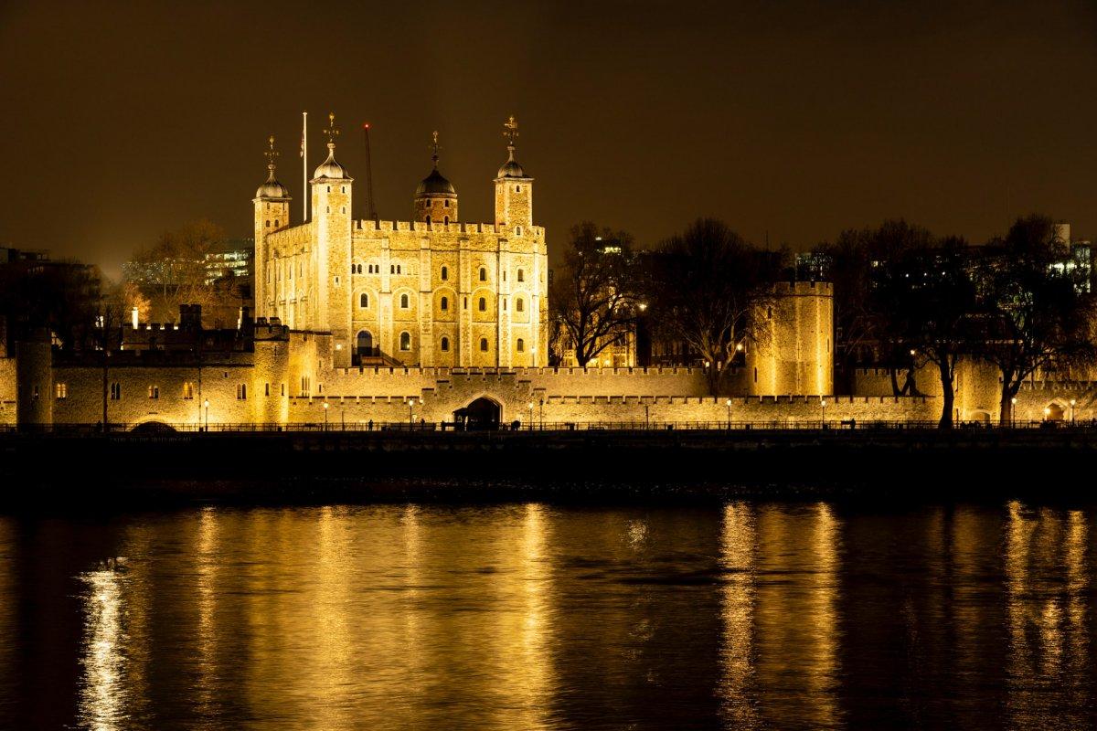 tower of london is a famous monument in england