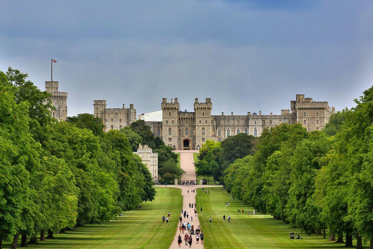 windsor castle is one of the important landmarks in england