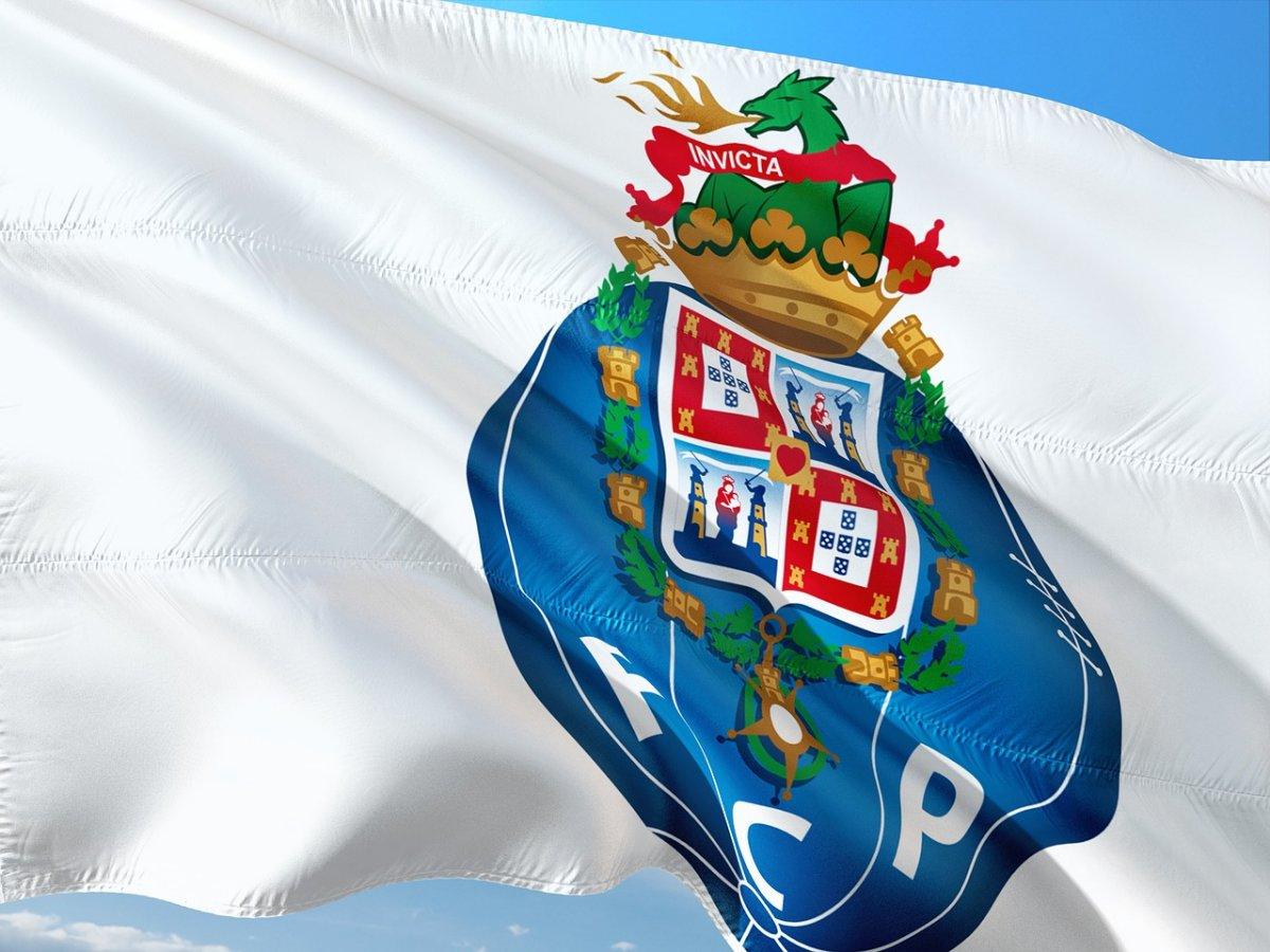 23 - fc porto offical flag