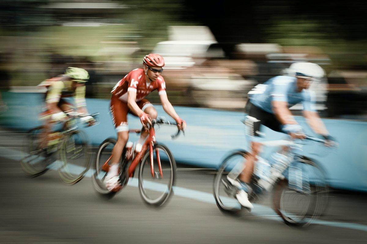 cycling is among the famous sports in italy