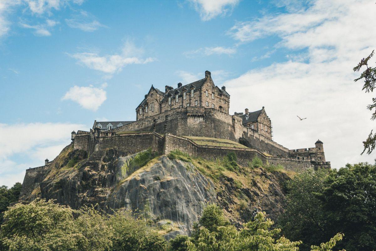 edinburgh castle is the iconic british landmarks