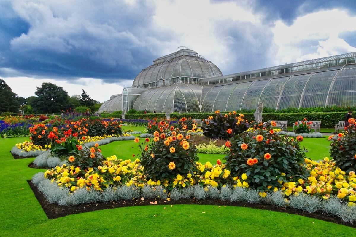 kew gardens is in the iconic landmarks in london