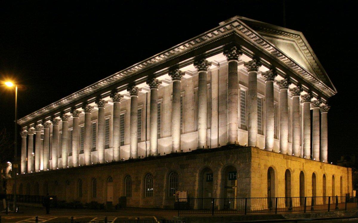 town hall is one of the best landmarks birmingham has to offer