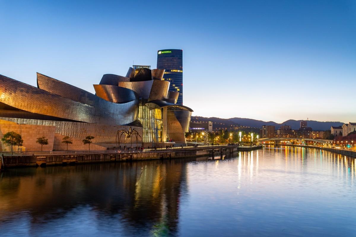 11 - guggenheim bilbao facts