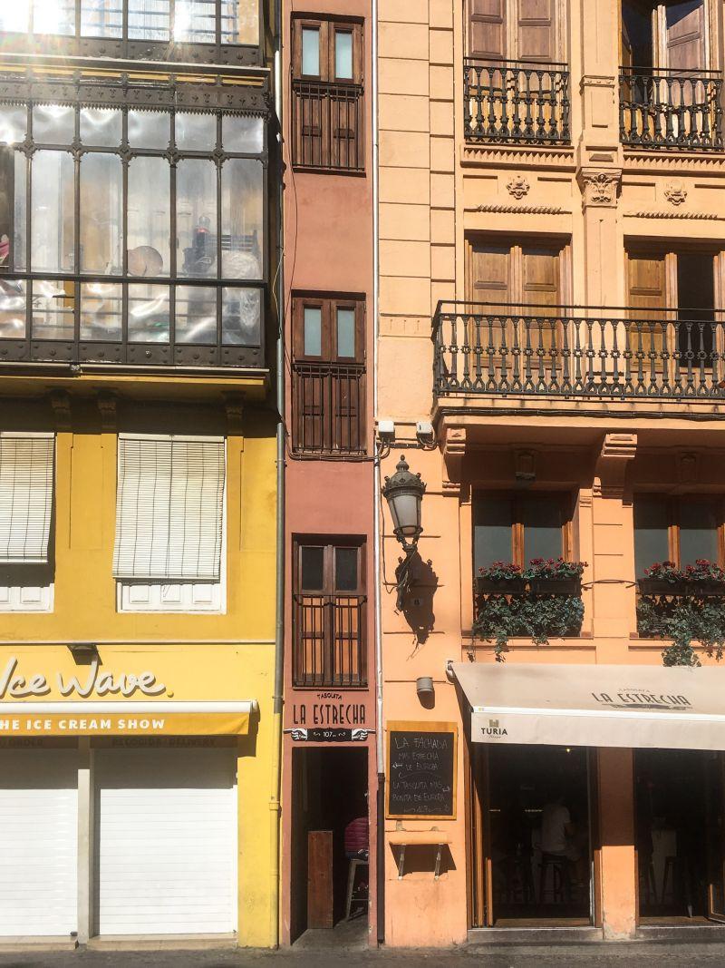 20 - valencia facts for kids about the narrowest building