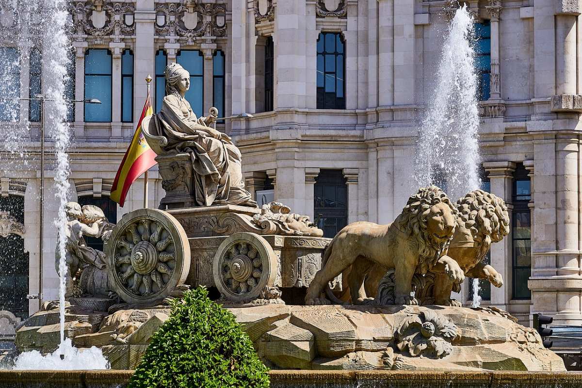 21 - madrid facts for kids about the cibeles fountain