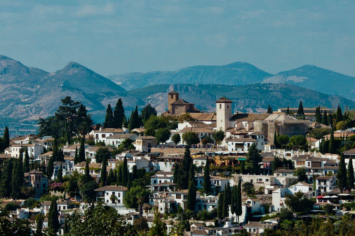 6 - granada cityscape