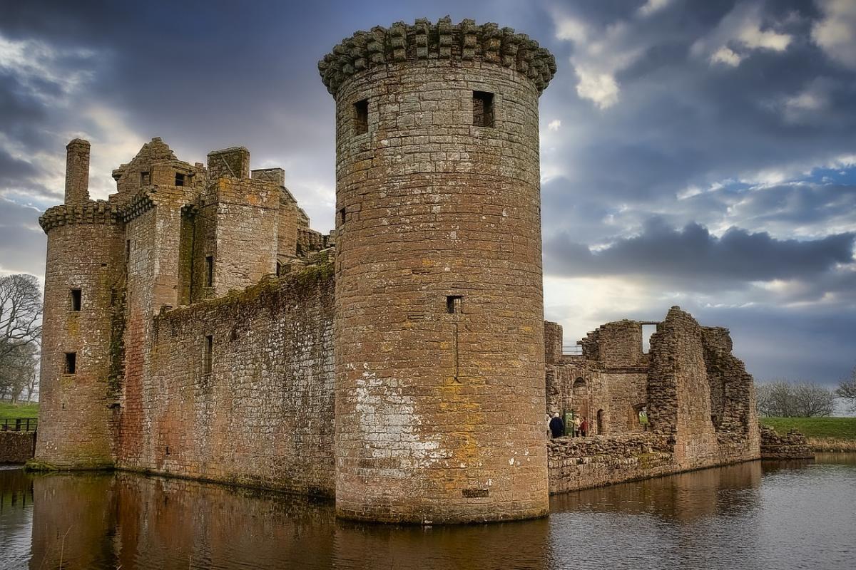 caerlaverock castle