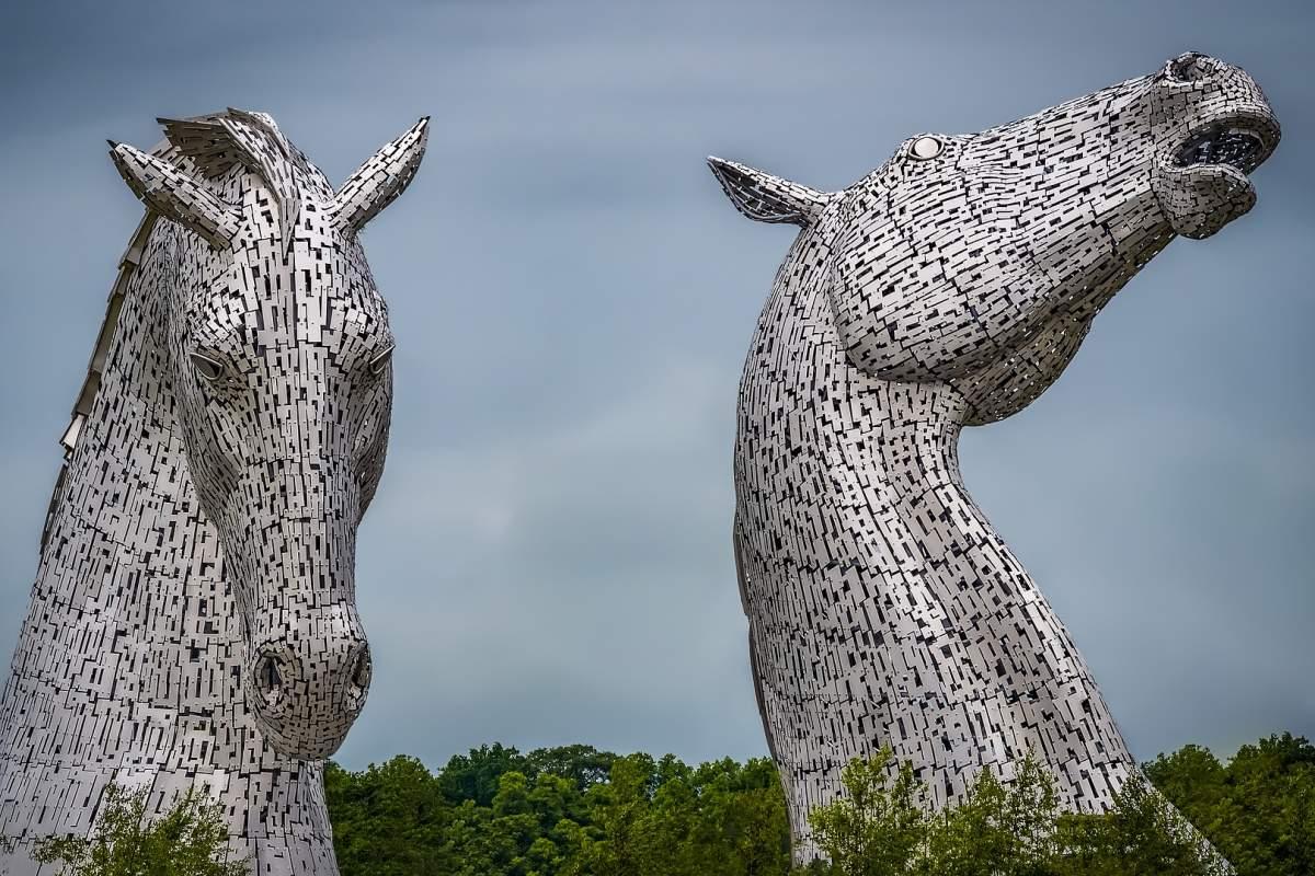 the kelpies is in the famous monuments in scotland