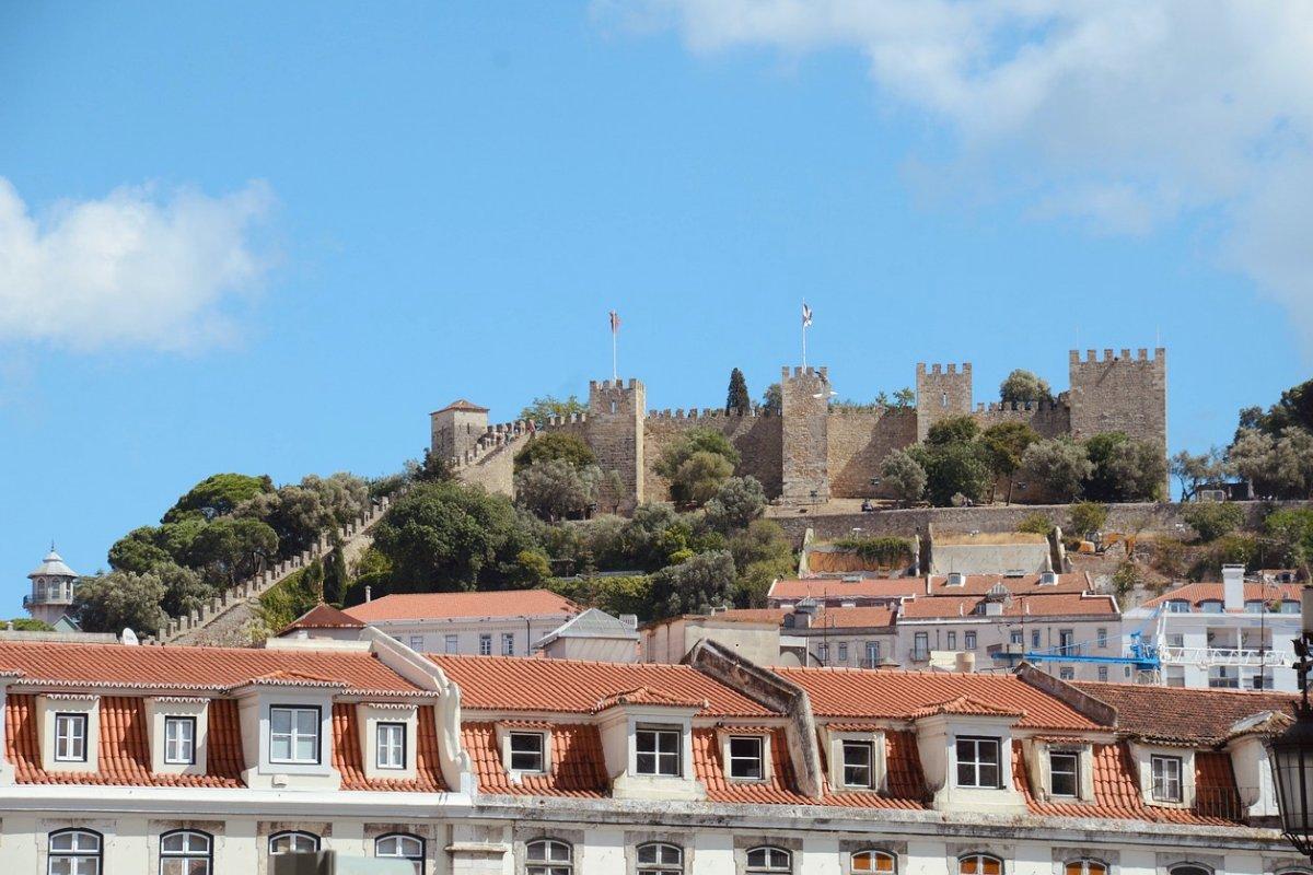 castelo sao jorge in one of lisbon best landmarks