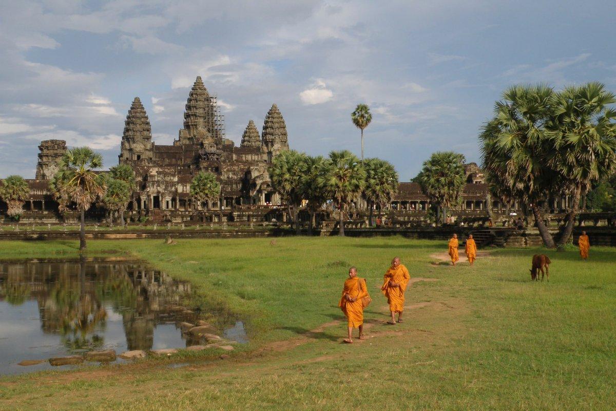 10 - wat education in cambodia