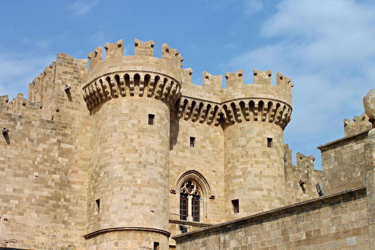 palace of the grand master of the knights of rhodes is in the famous greek monuments