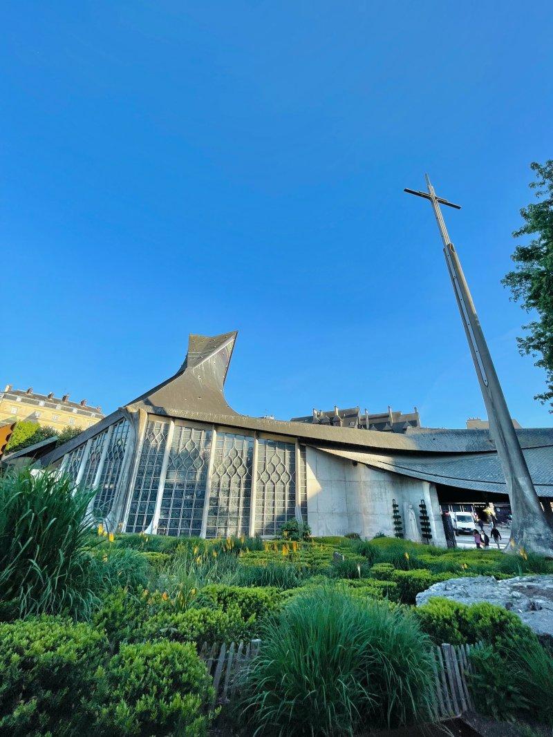 rouen st joan church from the exterior