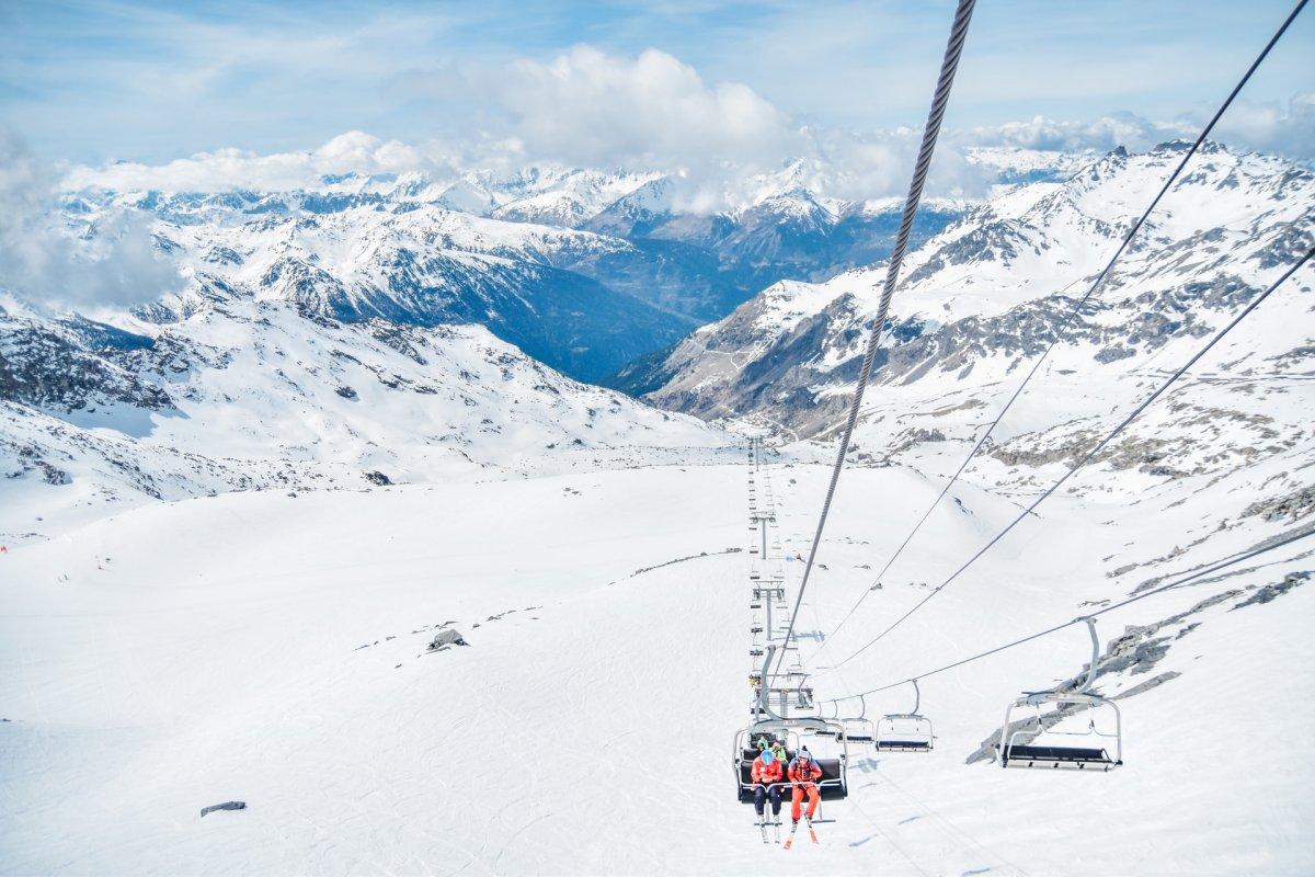 enjoying winter sports is one of the best geneva winter activities