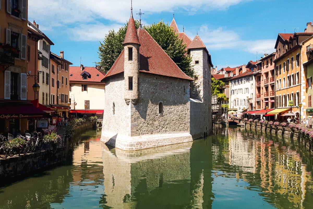 palais de l'isle is in the best annecy attractions