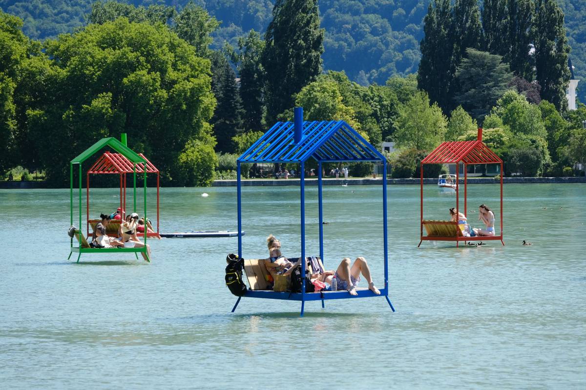 visit annecy beaches