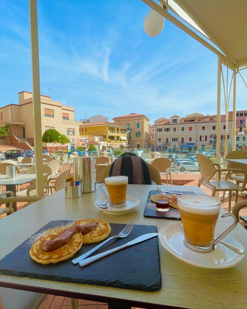 1 - breakfast on la maddalena marina