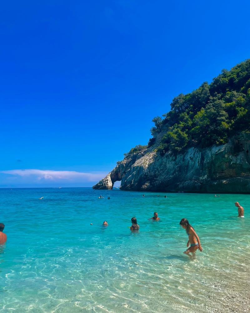 the arch of goloritze beach