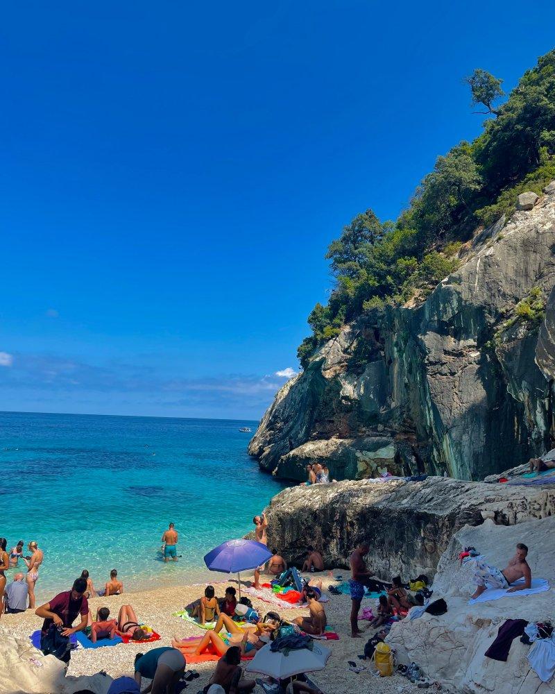 8 - the crowded beach of cala goloritze