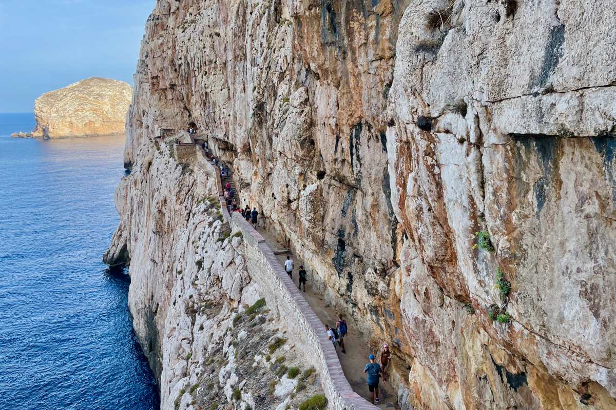 3 - cliffside path to the neptunes cave