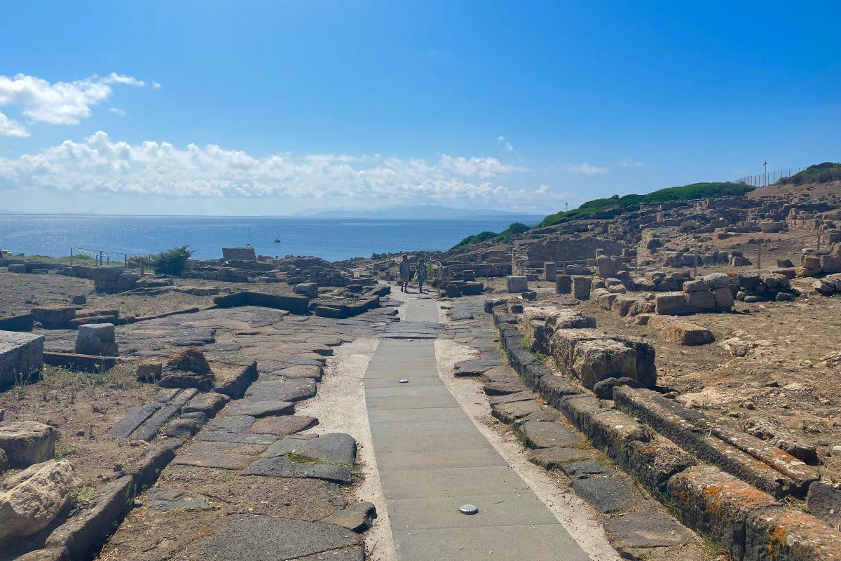 3 - entering tharros archeological site