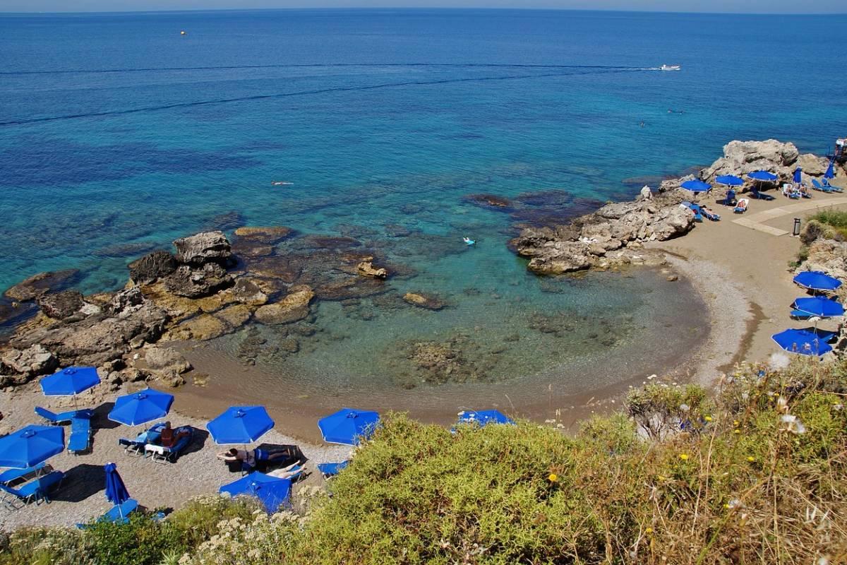 list of the best places to stay in rhodes for families