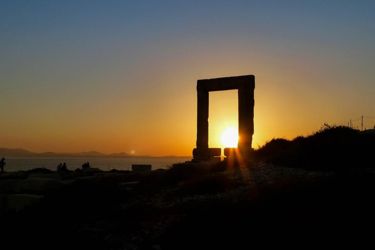 portara temple of apollo in naxos