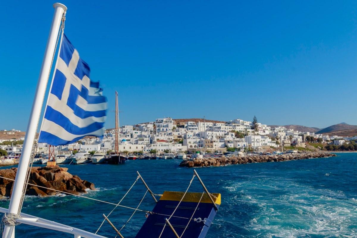 Where to Stay in Paros, Greece (with pros & cons of each area)