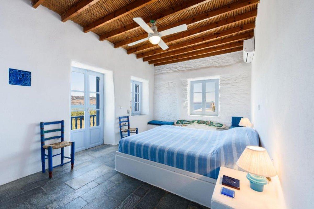 katikia malatesta counts in the top paros hotels