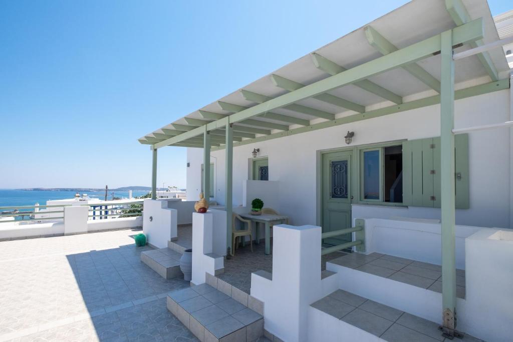 lorenzo studios and suites is a top naoussa hotel in paros
