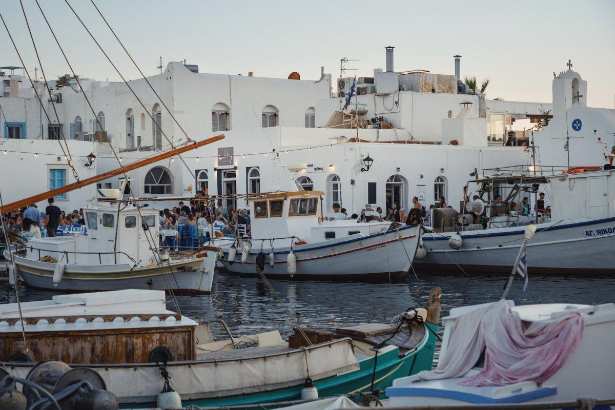 naoussa is the area to stay to have the best nightlife in paros greece