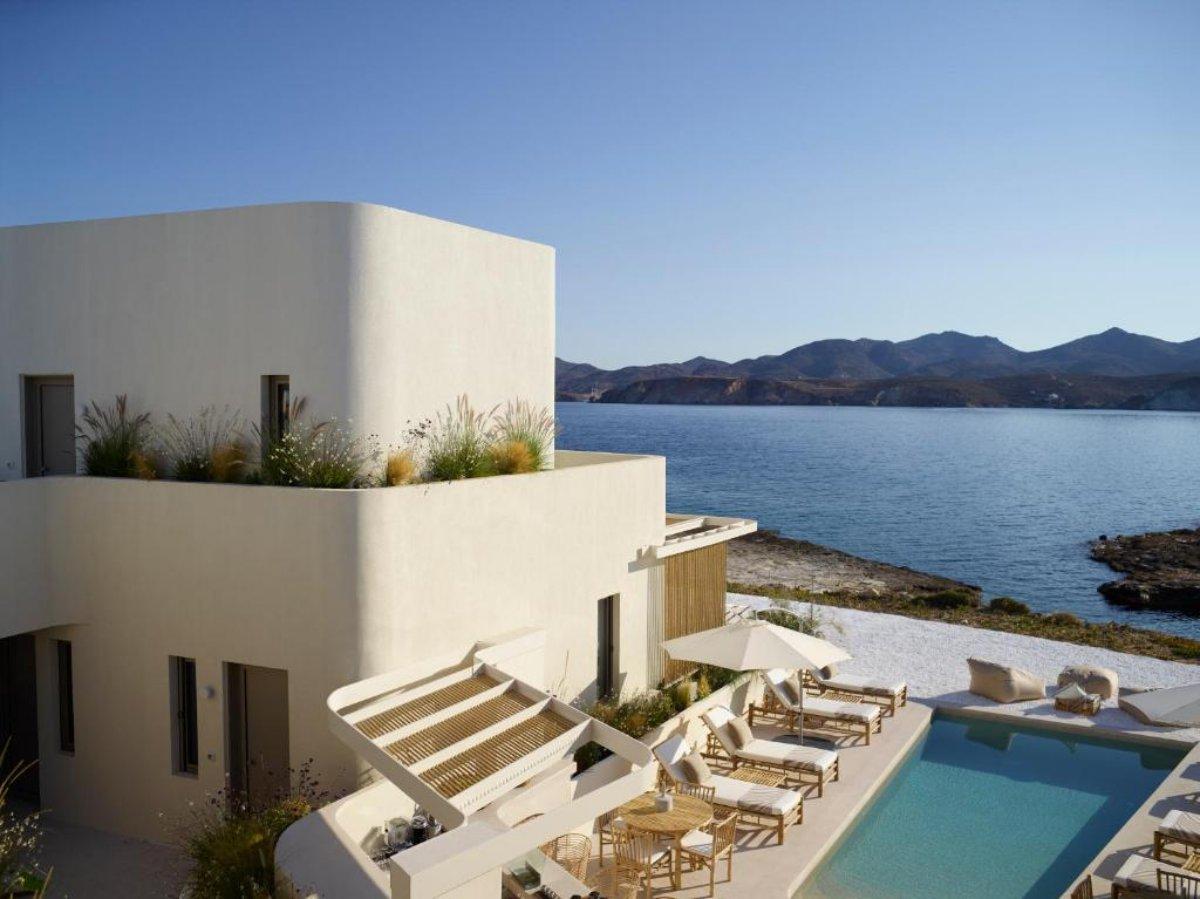 white pebble suites is in the great hotels on milos