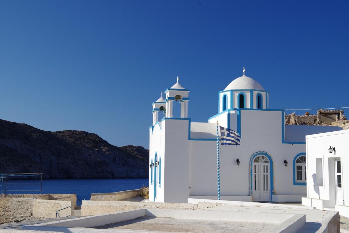 The 15 Best Villas in Milos, Greece (all reviewed)