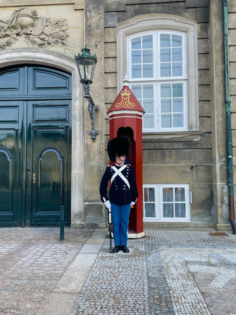 amalienborg guard