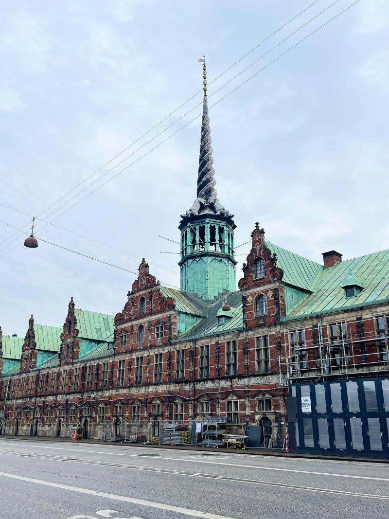 borsen next to christiansborg