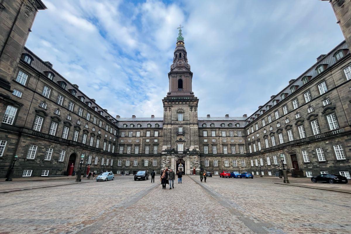 christiansborg inner courtyard